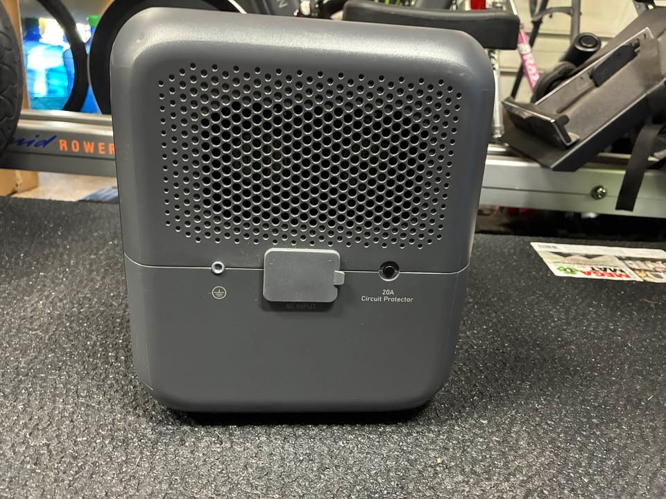 Like New Bluetti Elite 100 V2 in Junction City, OR (photo 4)