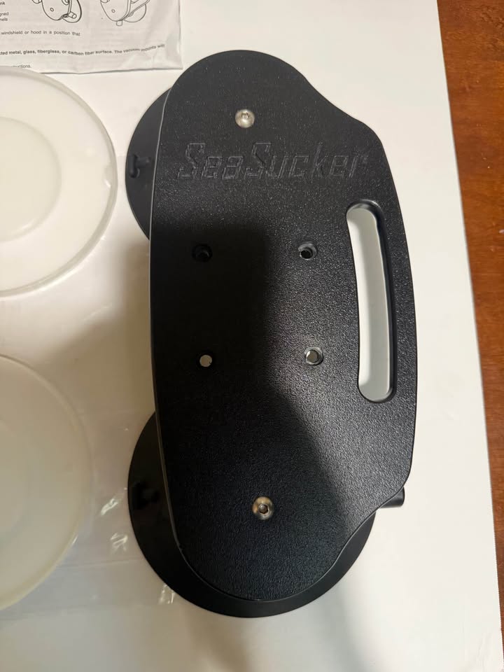 Seasucker Rotopax suction gas/water mount (photo 3) — photo 3