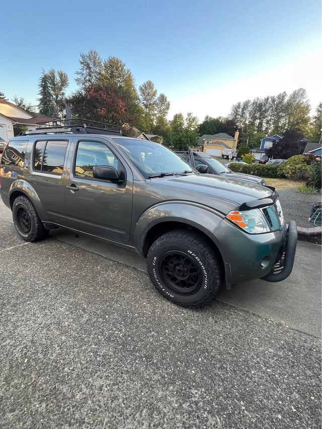 2008 Nissan Pathfinder · SE Sport Utility 4D — photo 3