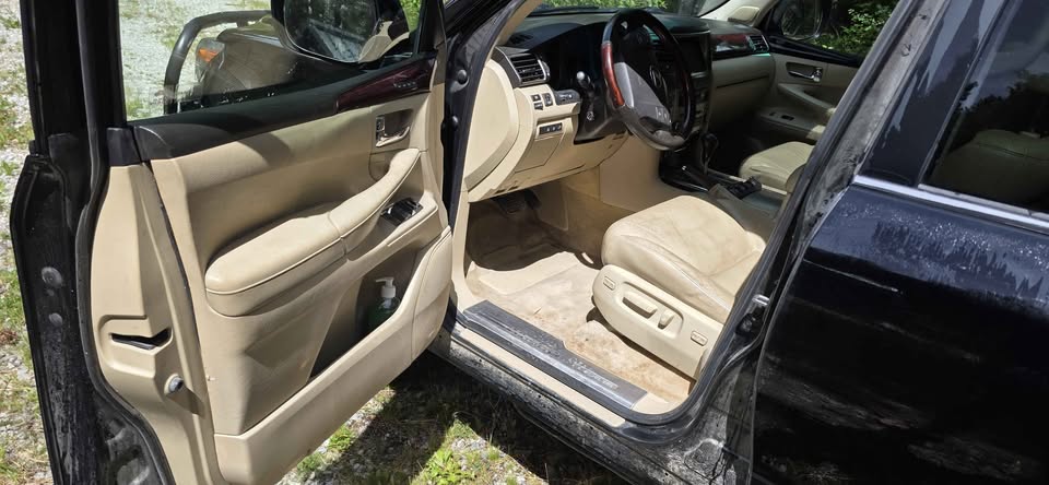 2010 Lexus LX · LX 570 Sport Utility 4D in Leavenworth, WA (photo 8) — photo 8