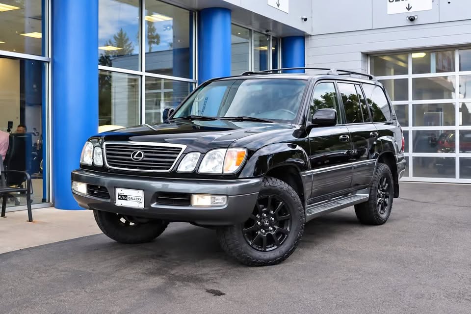 2002 Lexus LX 470 Sport Utility 4D in Denver, CO (photo 1)