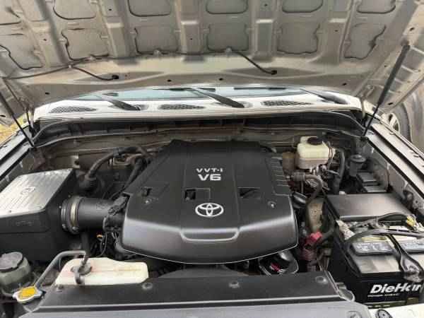 2007 Toyota FJ Cruiser · Sport Utility 2D (photo 9) — photo 9