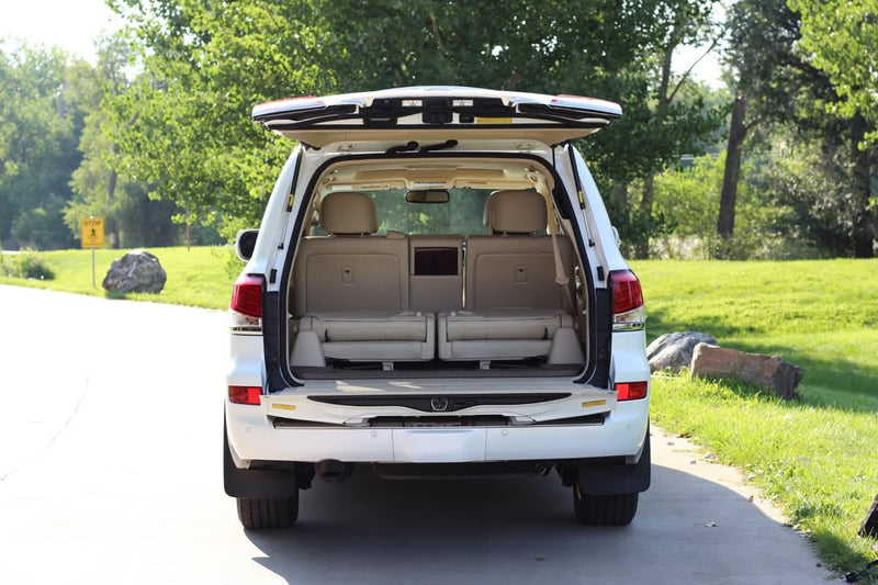 2013 Lexus LX · LX 570 Sport Utility 4D (photo 12) — photo 12