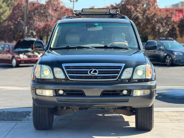 2004 Lexus LX 470 Sport Utility 4D — photo 2