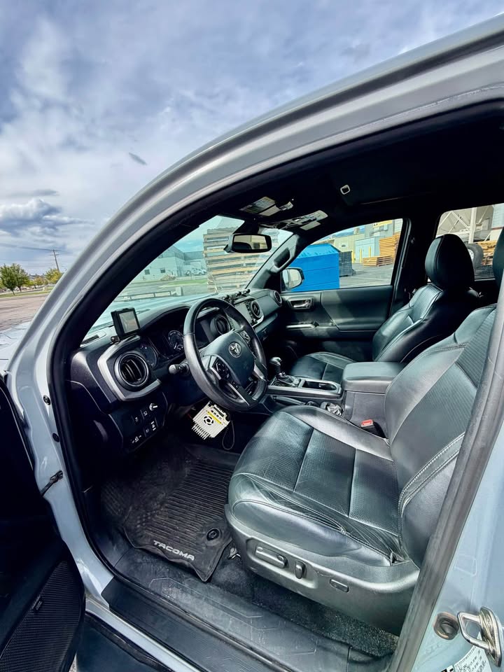 2020 Toyota Tacoma Double Cab · TRD Off-Road Pickup 4D 5 ft in North Salt Lake, UT (photo 11) — photo 11