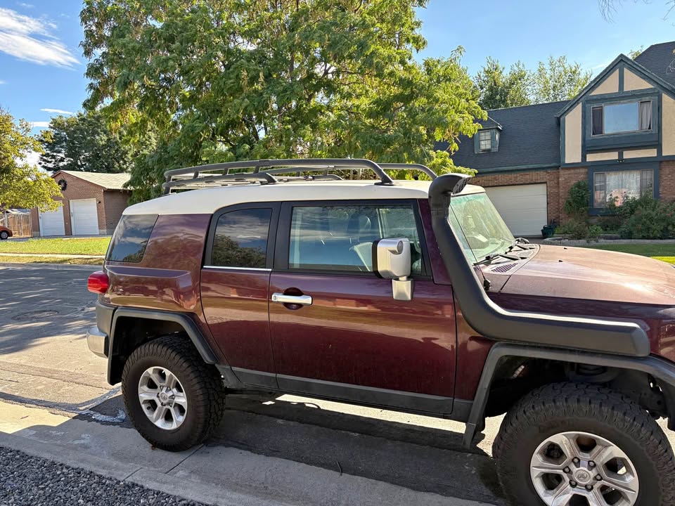 Toyota FJ Cruiser in Salt Lake City, UT (photo 1) — photo 1