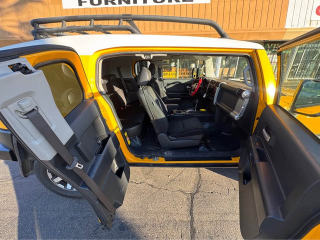2008 Toyota FJ Cruiser · RWD — photo 2