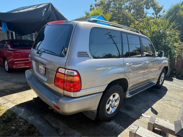2002 Toyota Land Cruiser — photo 3