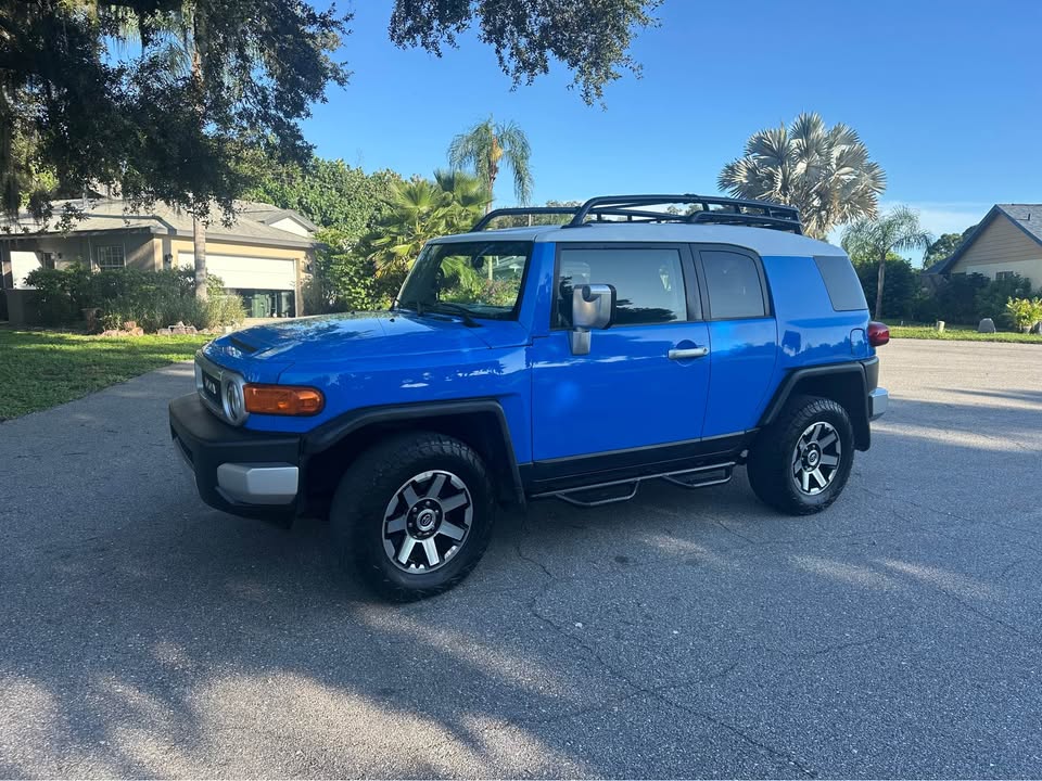 2007 Toyota FJ Cruiser · Sport Utility 2D (photo 2) — photo 2