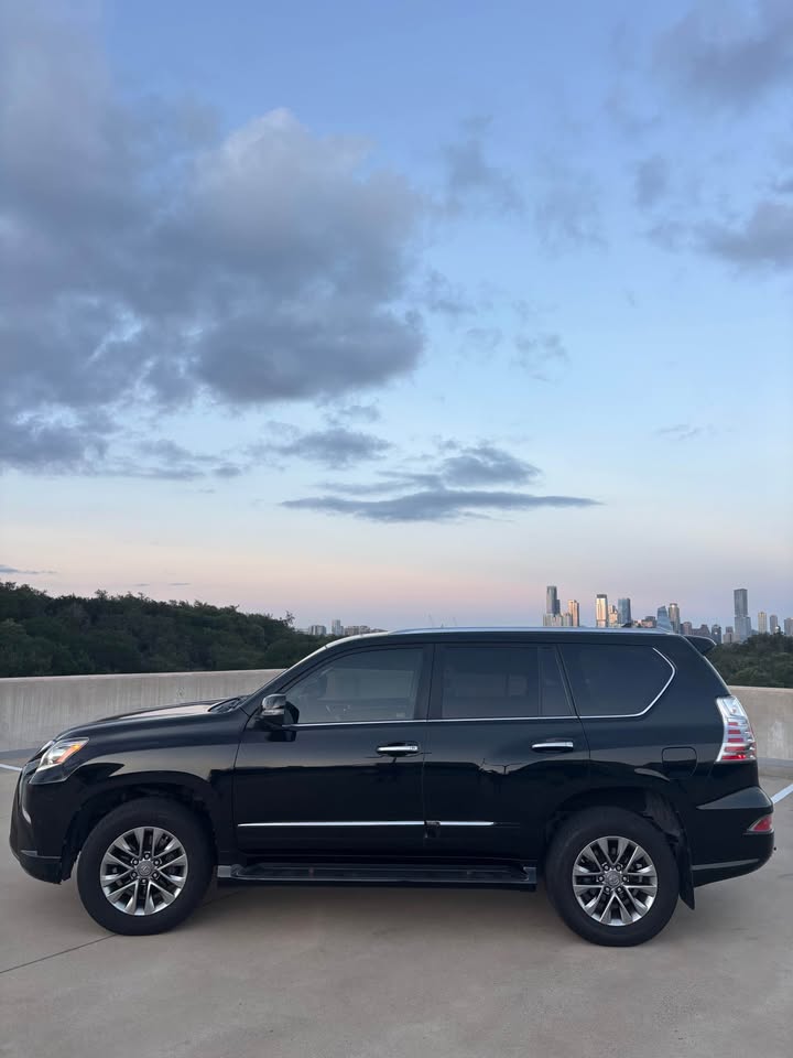 2015 Lexus GX · GX 460 Luxury Sport Utility 4D in Austin, TX (photo 3)