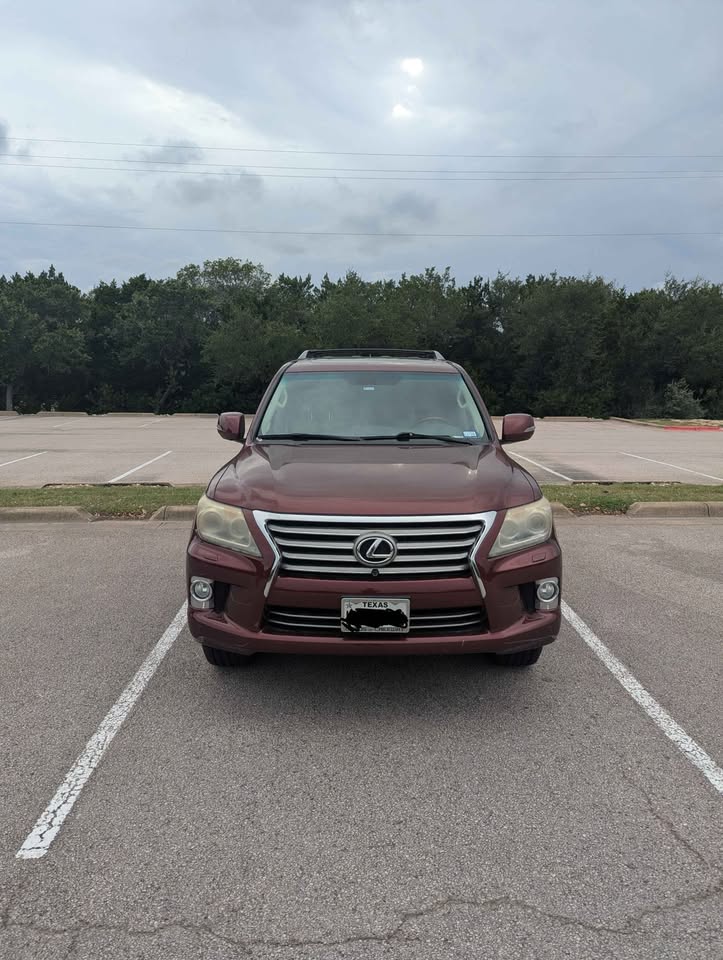 2013 Lexus LX 570 in Austin, TX (photo 8)