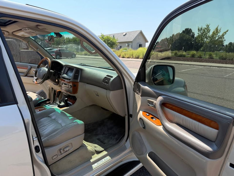 2005 Lexus LX · LX 470 Sport Utility 4D (photo 10) — photo 10