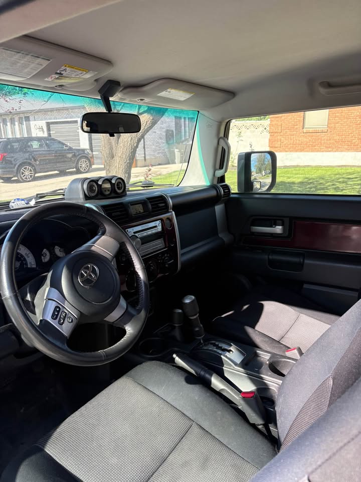 Toyota FJ Cruiser in Salt Lake City, UT (photo 5) — photo 5