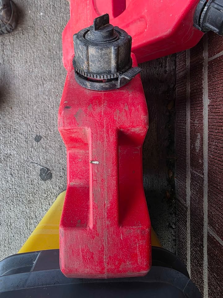 Gas cans (RotoPax) in Denver, CO (photo 3) — photo 3