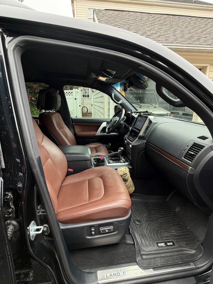 2021 Toyota toyota+land+cruiser in Leesburg, VA (photo 9) — photo 9