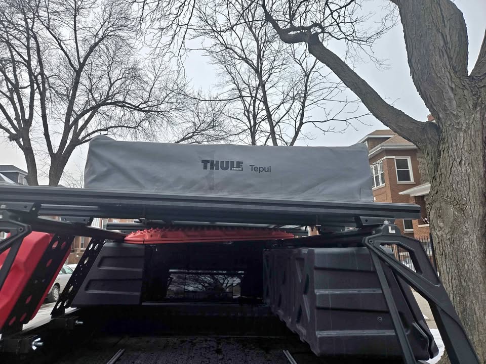 Thule tepui rooftop tent in Chicago, IL (photo 1) — photo 1