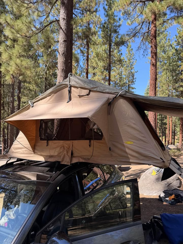 Smittybilt Overlander Rooftop Tent – Great Condition — photo 2