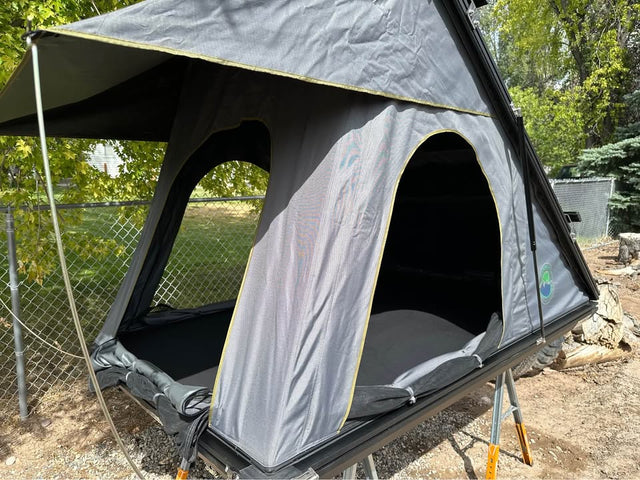 Mamba Overland Vehicle Systems roof top tent — photo 3