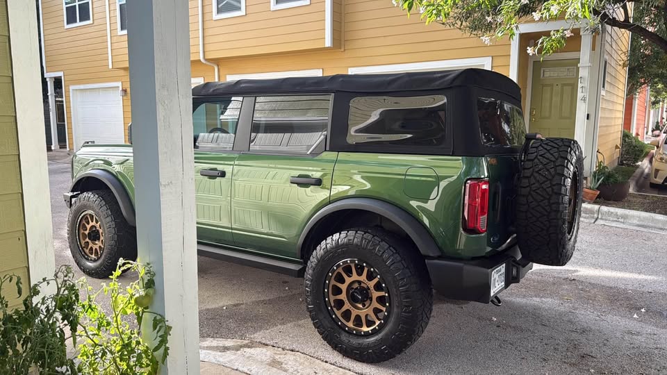 2022 Ford Bronco · First Edition Sport Utility 4D (photo 4) — photo 4