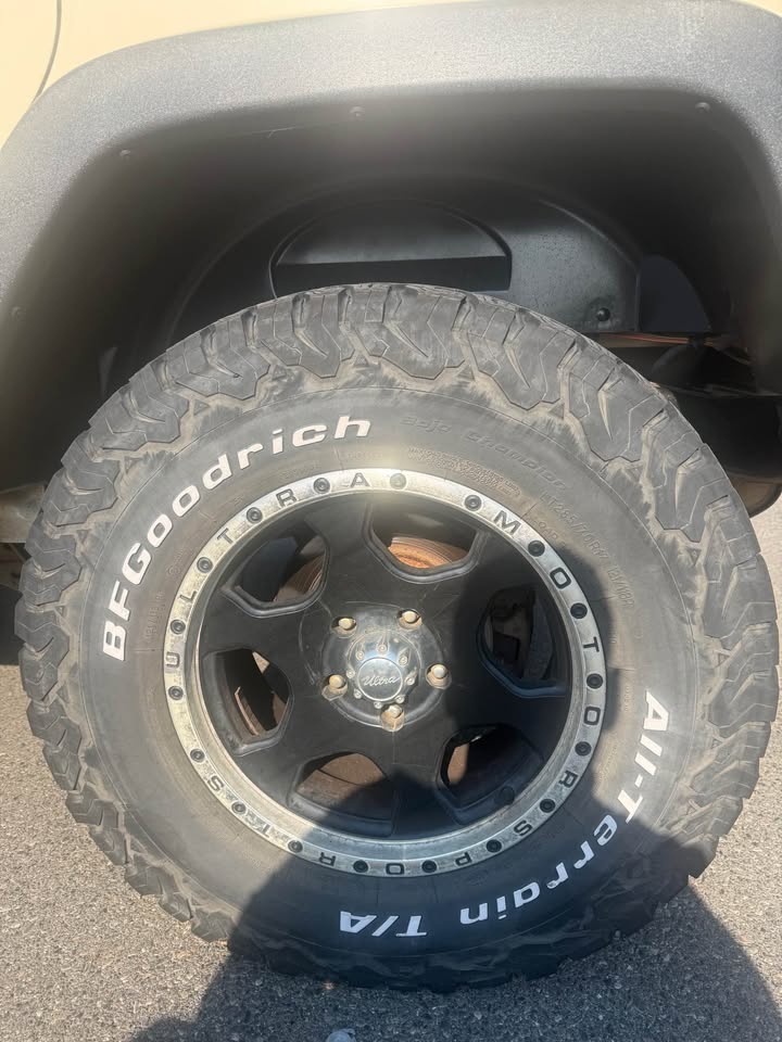 Wheels and tires (5) off Jeep Wrangler in Spokane Valley, WA (photo 3)