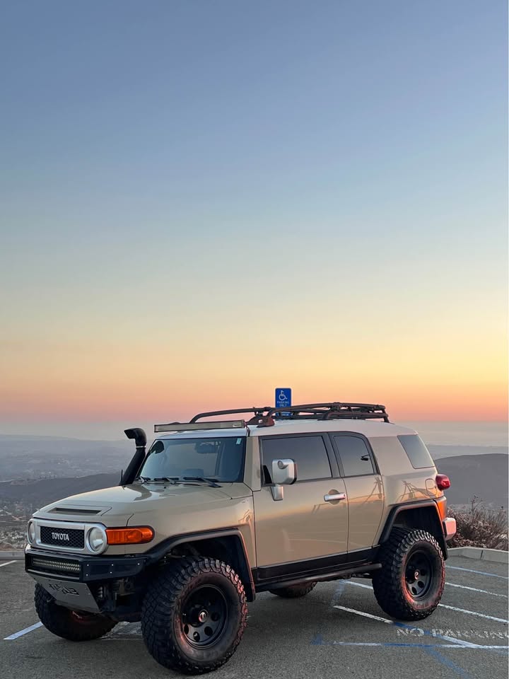 2012 Toyota FJ Cruiser 4WD – 4.88 Gears – 35s – Ironman Suspension – Rear Locker in Escondido, CA (photo 5) — photo 5