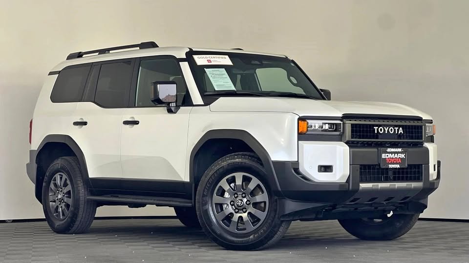 2024 Toyota Landcruiser · Base (photo 1) — photo 1