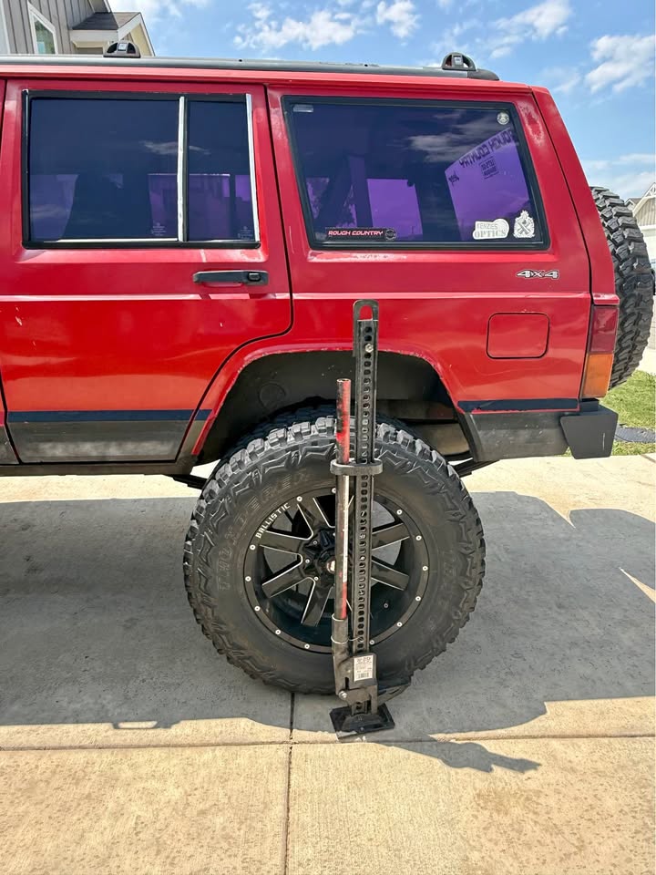 48-inch Hi-Lift Jack model HL-484 in New Braunfels, TX (photo 1) — photo 1