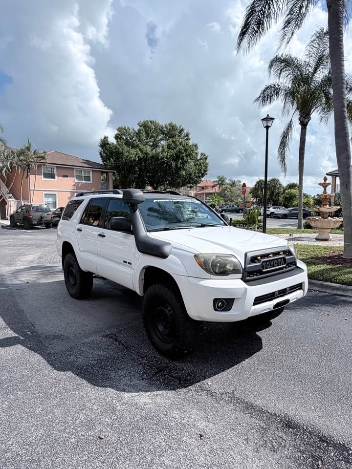 2006 Toyota 4Runner · SR5 Sport Utility 4D in Fort Lauderdale, FL (photo 2) — photo 2