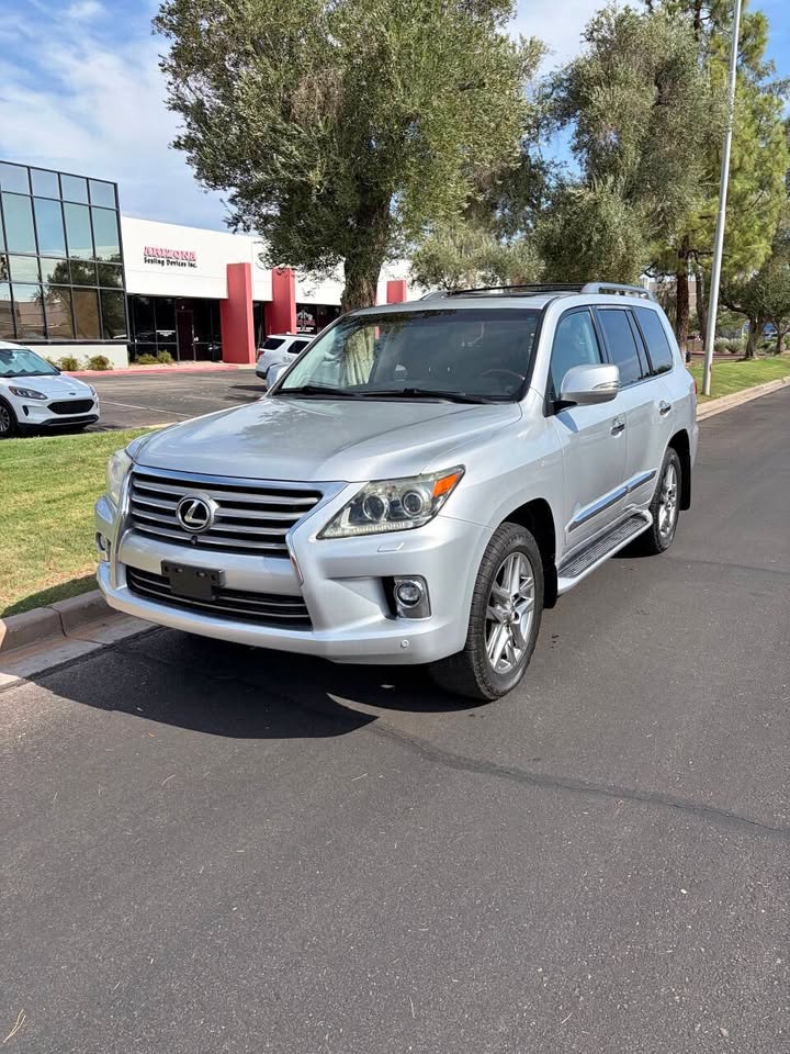 2014 Lexus LX 570 in Chandler, AZ (photo 1)