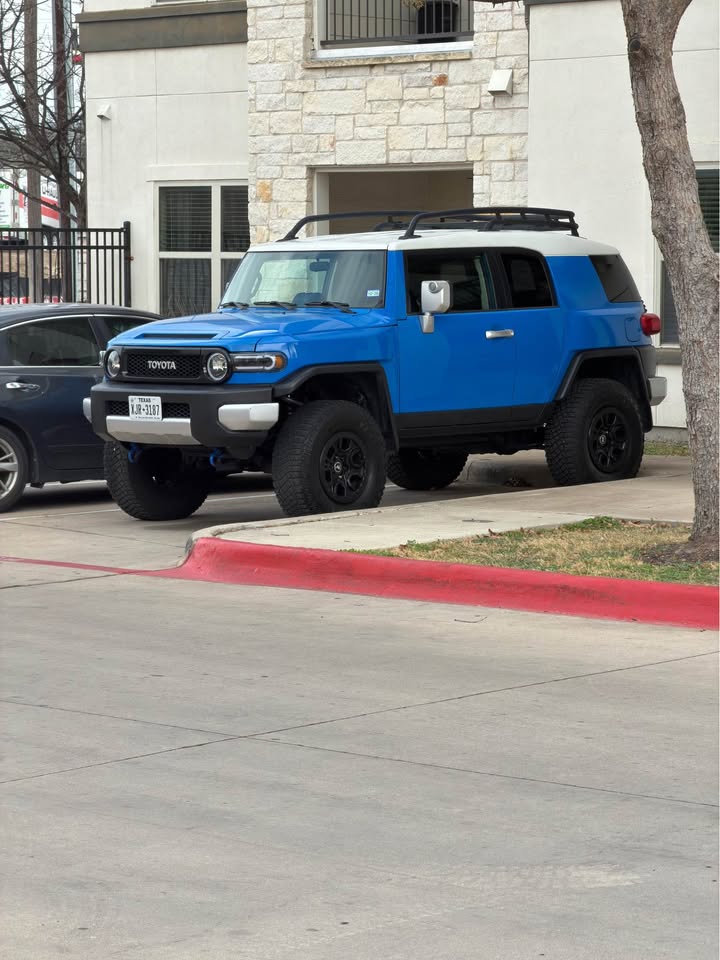 2007 Toyota FJ Cruiser · 4x4 in Austin, TX (photo 10) — photo 10