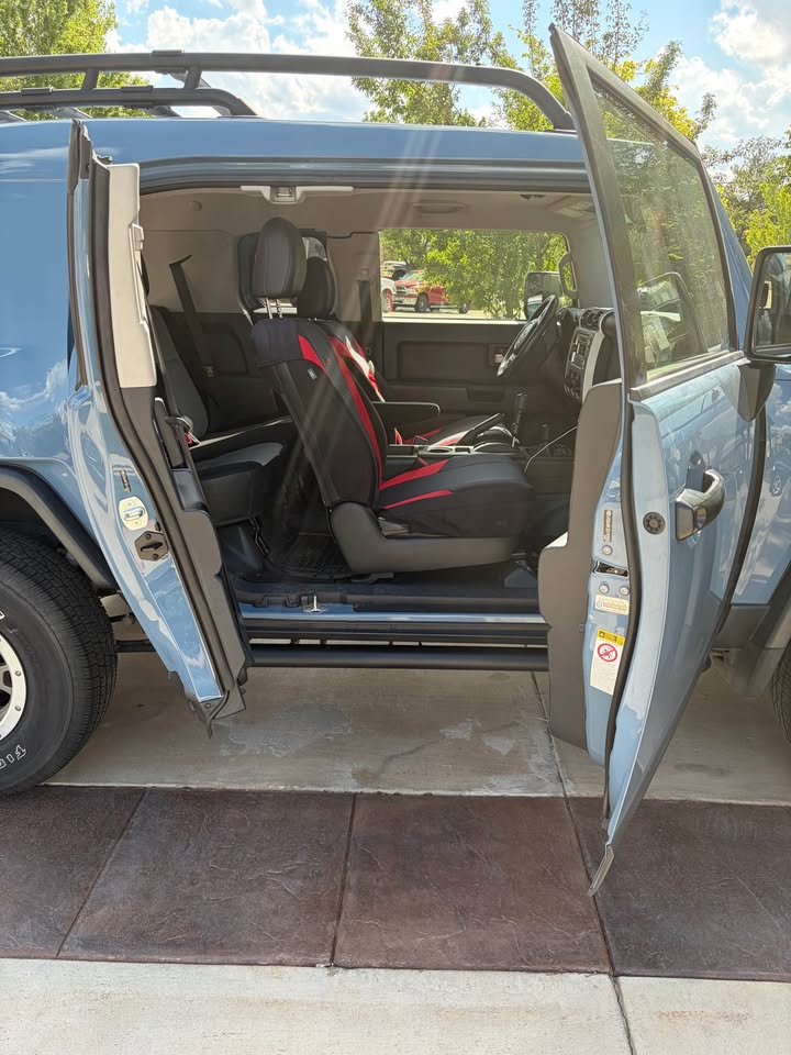 2014 Toyota FJ Cruiser in Littleton, CO (photo 7) — photo 7