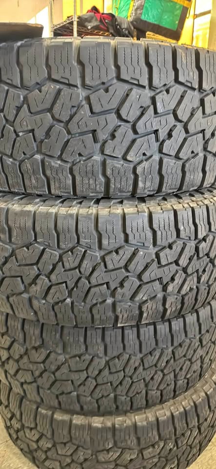 285/70r17 Falken Wildpeak at3 in Tacoma, WA (photo 1)