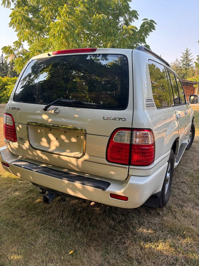 2002 Lexus LX470 — photo 2