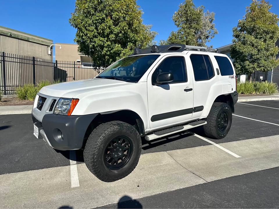 2011 Nissan Xterra PRO-4X Sport Utility 4D in San Mateo, CA (photo 1) — photo 1