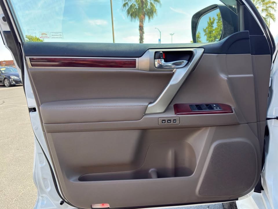 2010 Lexus GX 460 in Sacramento, CA (photo 9) — photo 9