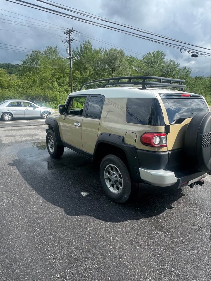 2012 Toyota FJ Cruiser · Sport Utility 2D in Torrington, CT (photo 4) — photo 4