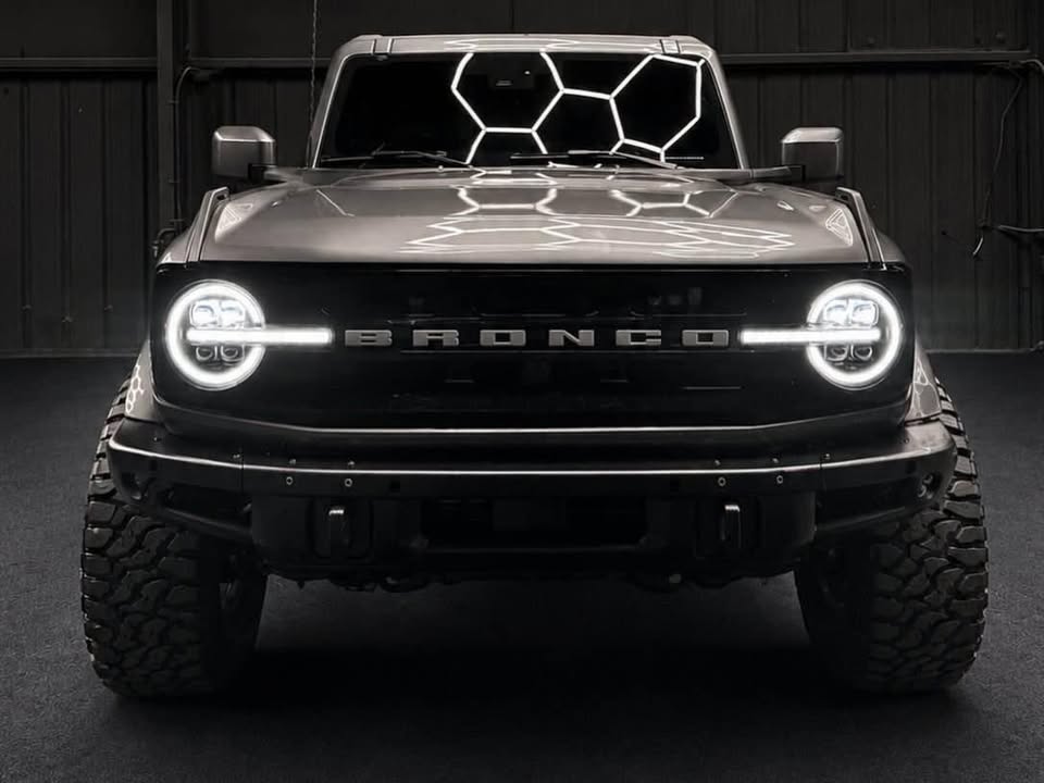 2025 Ford Bronco in Phoenix, AZ (photo 2) — photo 2