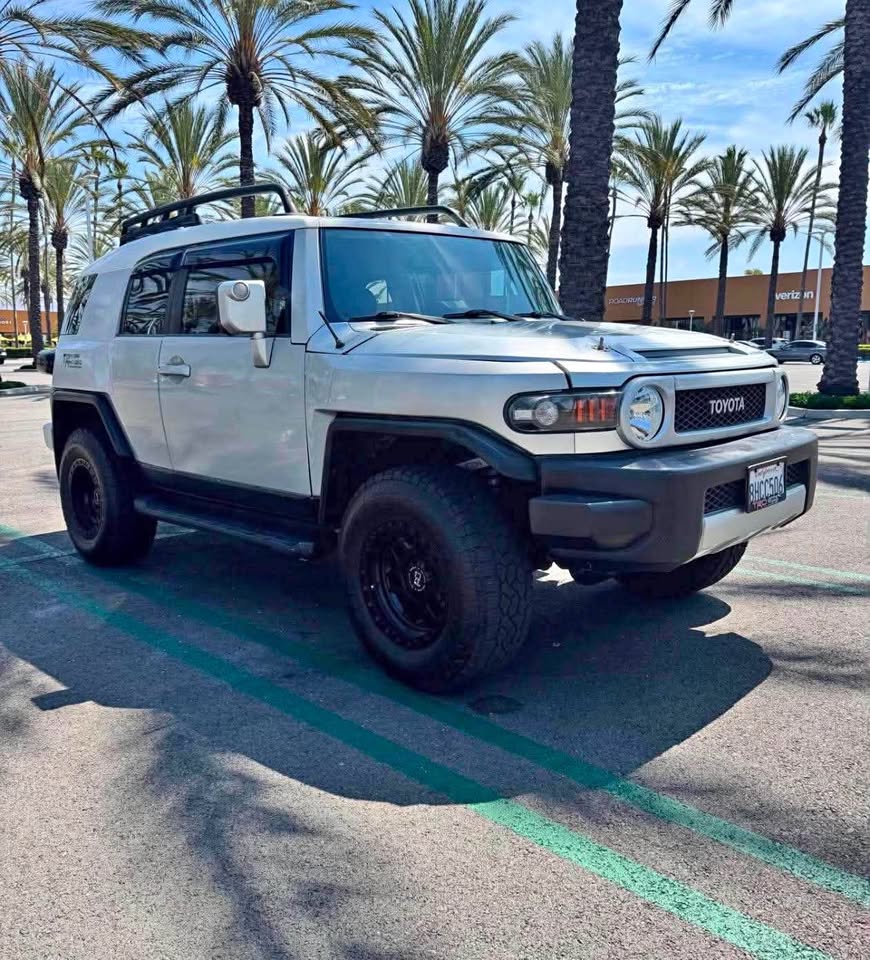 2007 Toyota FJ Cruiser · Sport Utility 2D in Palmdale, CA (photo 1)