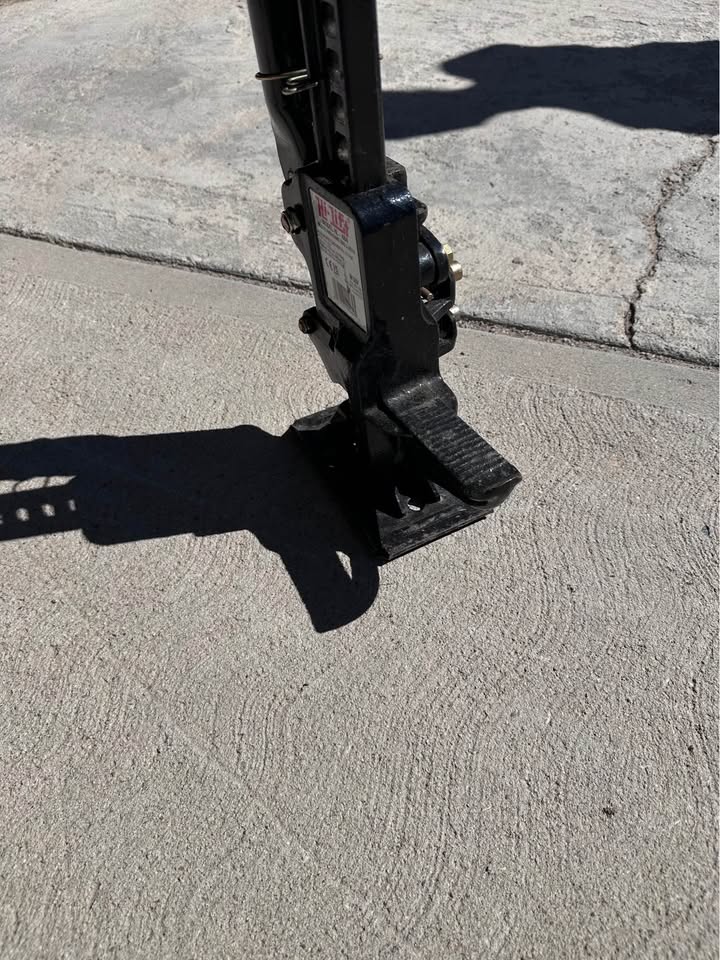 Hi-Lift 48" All-Cast Farm Jack (Model HL-484) - Excellent Condition in Jackson, WY (photo 6) — photo 6