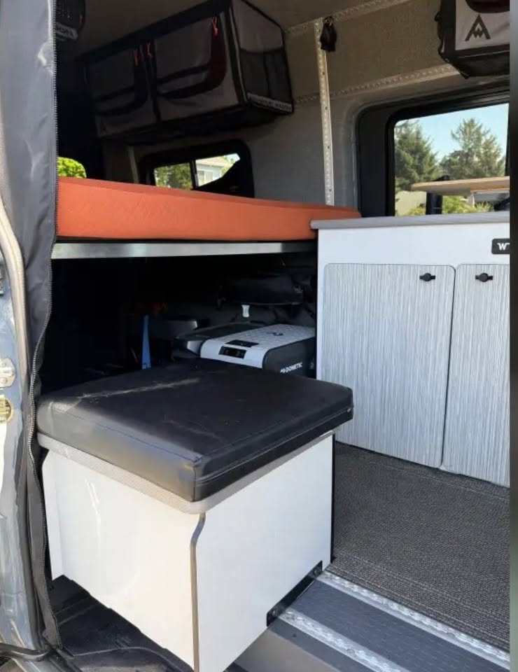 2023 Winnebago adventure wagon 44m — lifted 4x4 sprinter, 25k mi, loaded with upgrades in Salt Lake City, UT (photo 2)