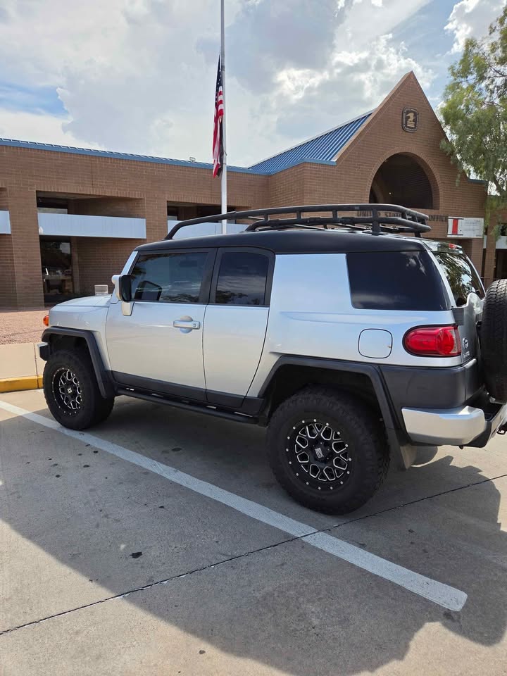 2007 Toyota FJ Cruiser clean title in Mesa, AZ (photo 2) — photo 2