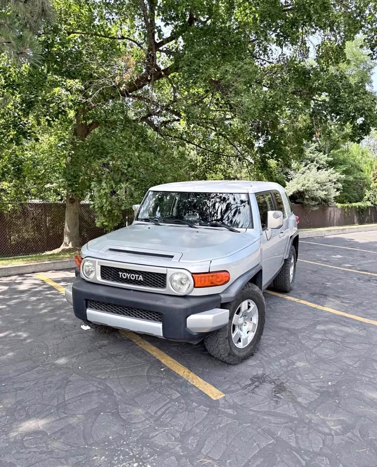 Toyota FJ Cruiser in Holladay, UT (photo 1) — photo 1