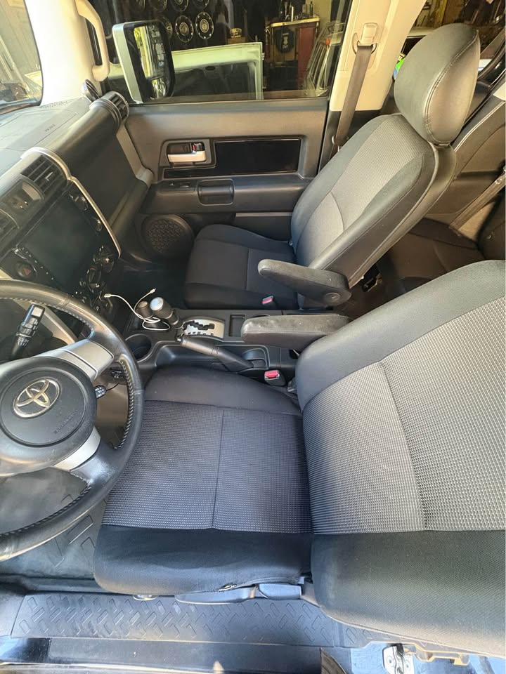 2007 Toyota FJ Cruiser in Los Angeles, CA (photo 11) — photo 11