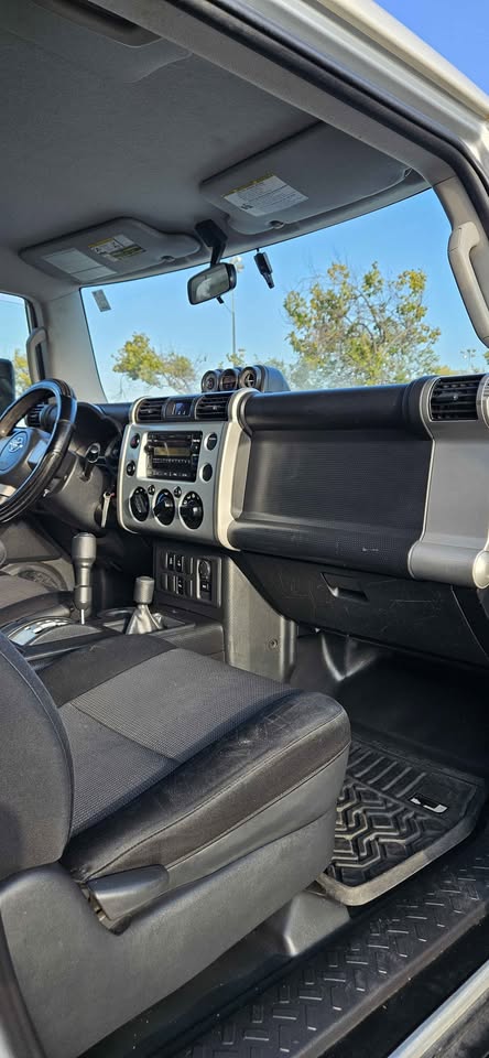 2010 Toyota FJ Cruiser · Sport Utility 2D in South El Monte, CA (photo 11) — photo 11
