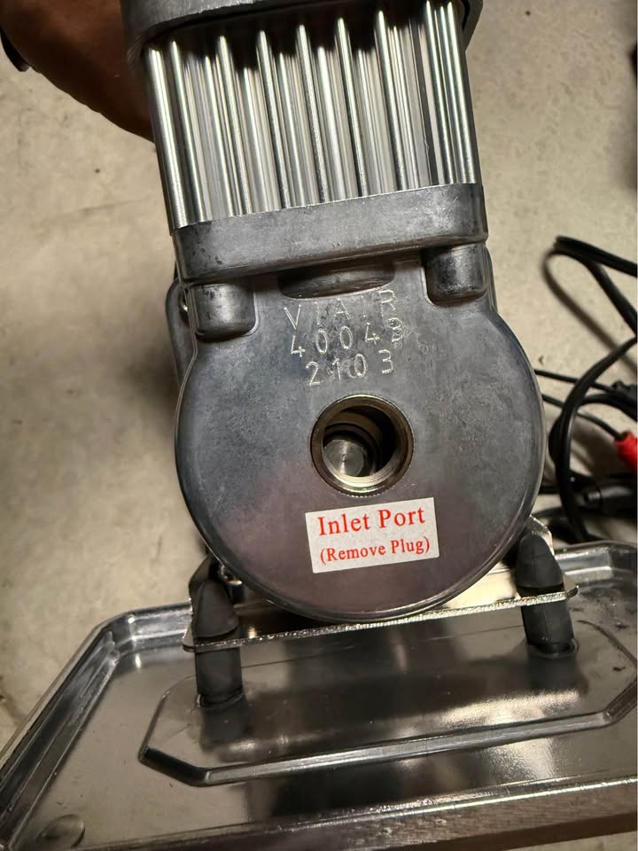 Viair 400p portable air compressor in Murrieta, CA (photo 4)