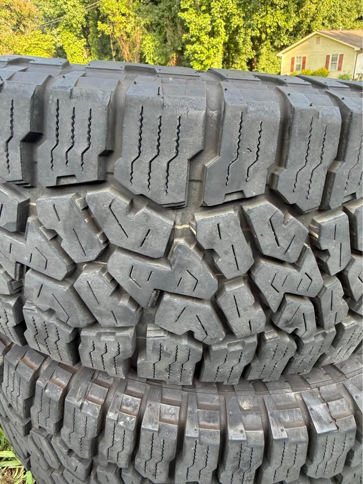 Falken Wildpeak
AT3W 285/70/R17 in Woodstock, GA (photo 3) — photo 3