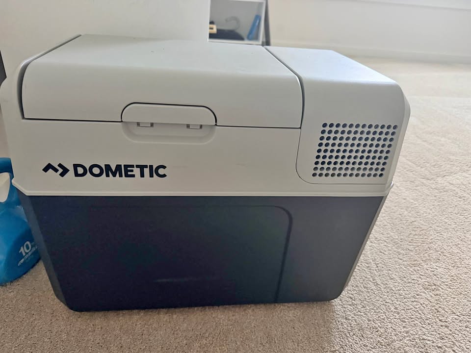 Dometic 38L Portable Refridgerator (photo 1)