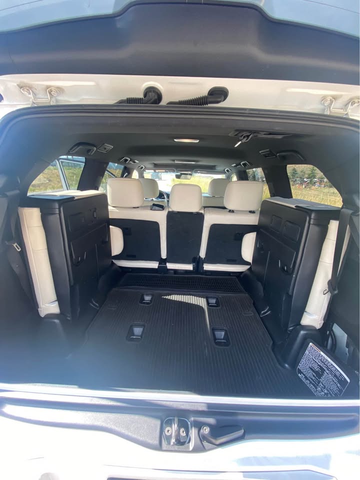 2020 Lexus LX · LX 570 Sport Utility 4D (photo 12) — photo 12