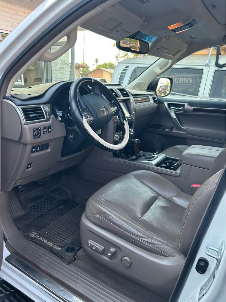 2017 Lexus GX460 in Phoenix, AZ (photo 9) — photo 9