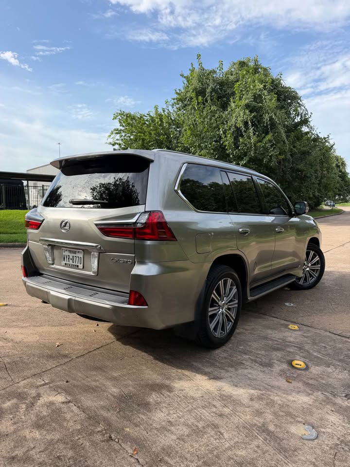 2017 Lexus LX · LX 570 Sport Utility 4D in Houston, TX (photo 2) — photo 2